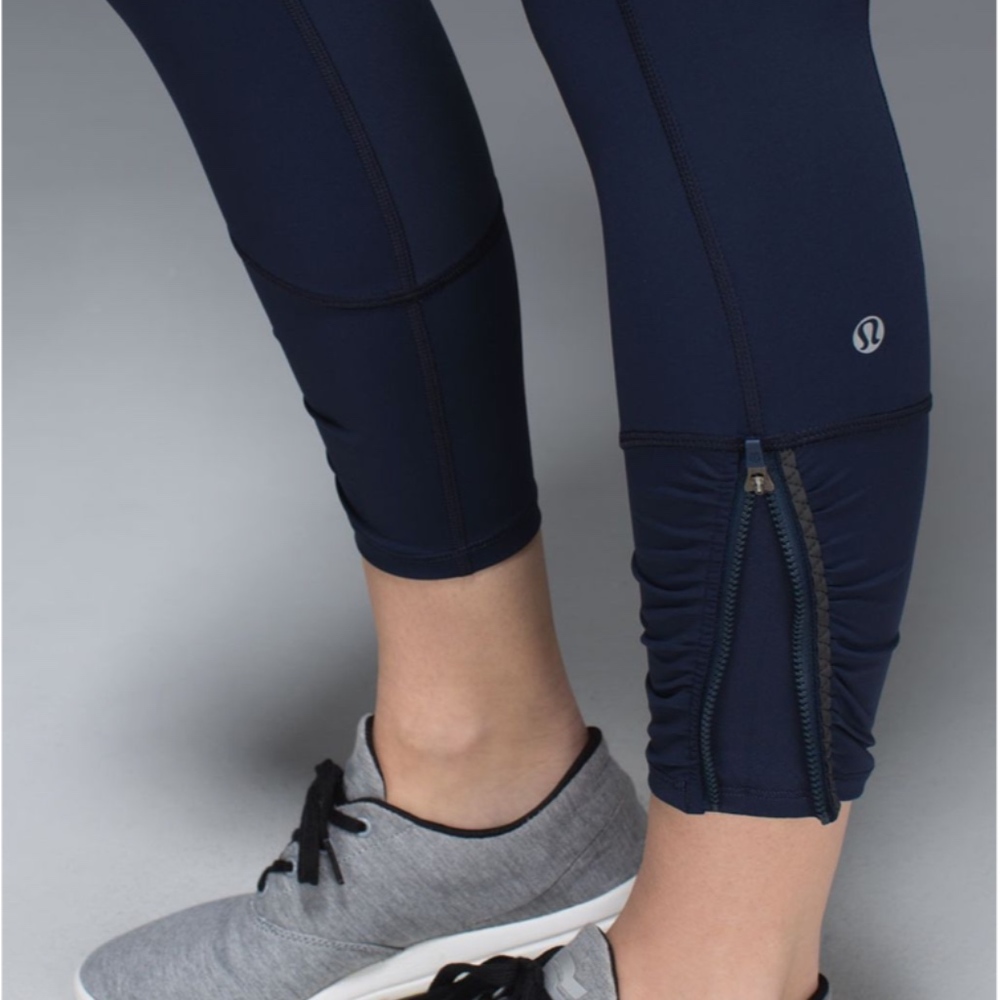 Lululemon Athletica Navy Ankle Cropped Pants